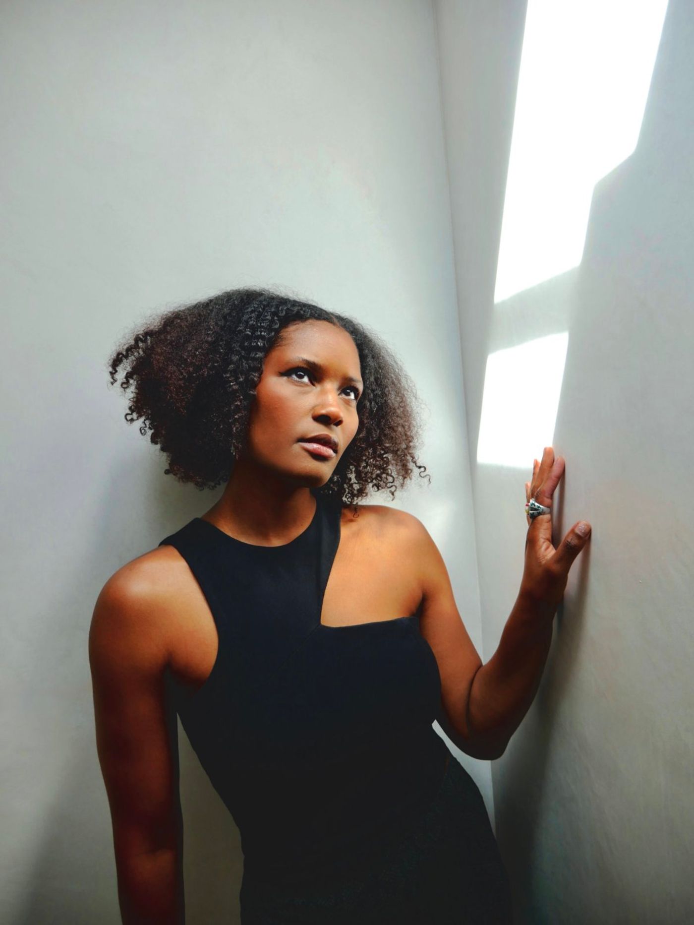 Photos: megiapa Shares New Track & Video for
