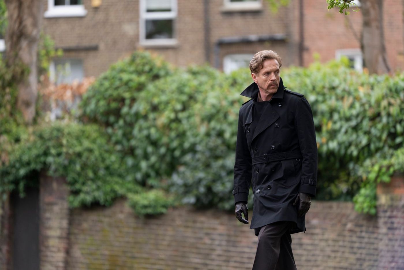 Photos: THE RUNNER Starring Gal Gadot & Damian Lewis to Stream on Prime Video Image