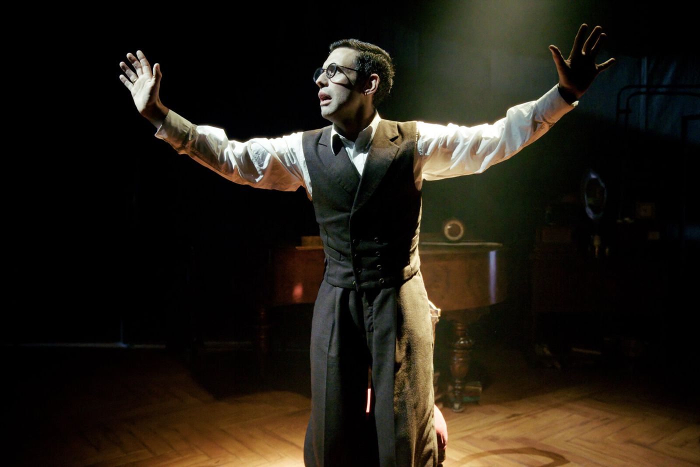Photos: HOLY FOOL is Now Playing at the Park Theatre Image
