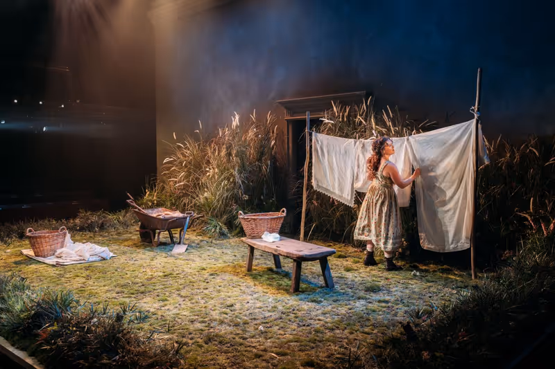 Review: A MONTH IN THE COUNTRY, Donmar Warehouse Image