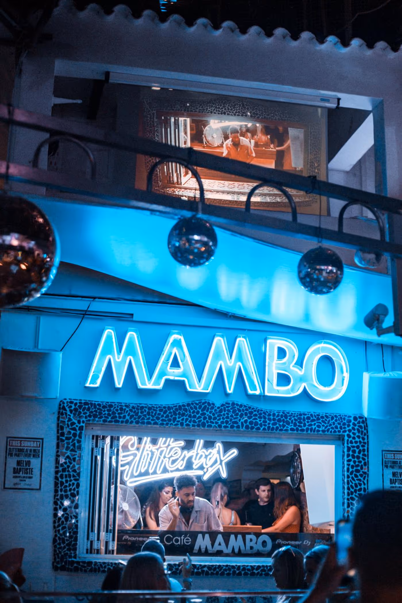 Photos: Laura & Santiago to Headline Seven-Week Residency at Café Mambo Ibiza Image