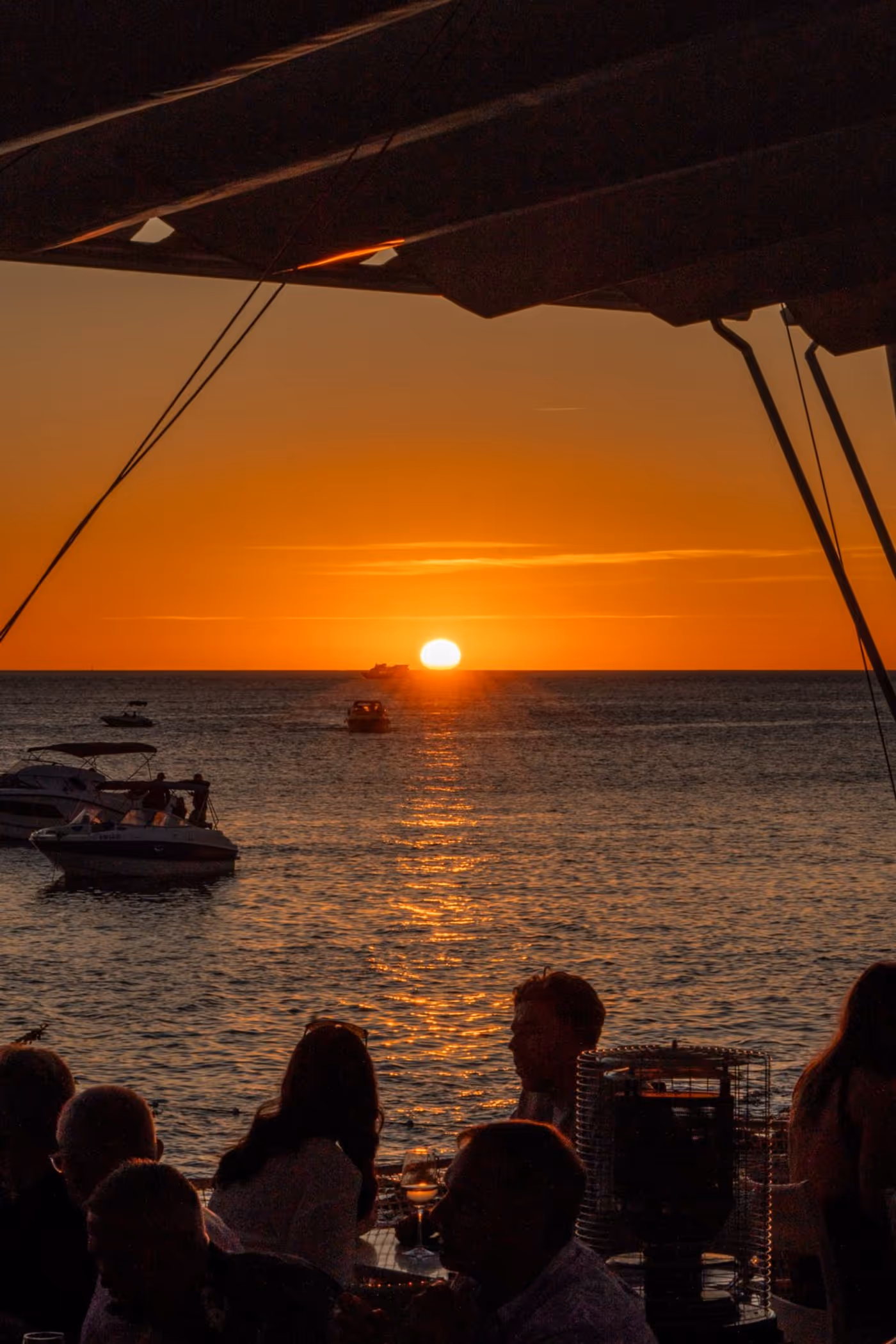 Photos: Laura & Santiago to Headline Seven-Week Residency at Café Mambo Ibiza Image