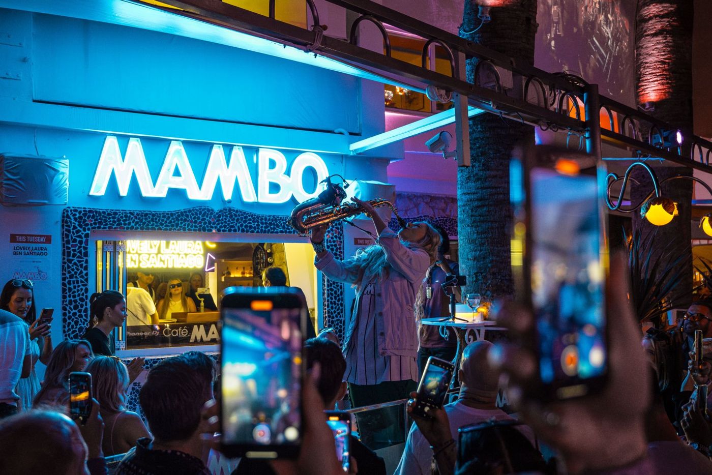 Photos: Laura & Santiago to Headline Seven-Week Residency at Café Mambo Ibiza Image