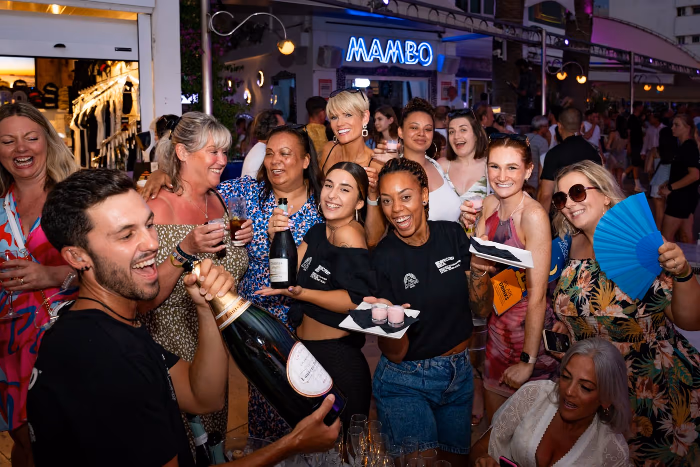 Photos: Laura & Santiago to Headline Seven-Week Residency at Café Mambo Ibiza Image
