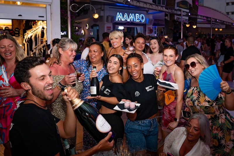 Photos: Laura & Santiago to Headline Seven-Week Residency at Café Mambo Ibiza — photo 12 of 37