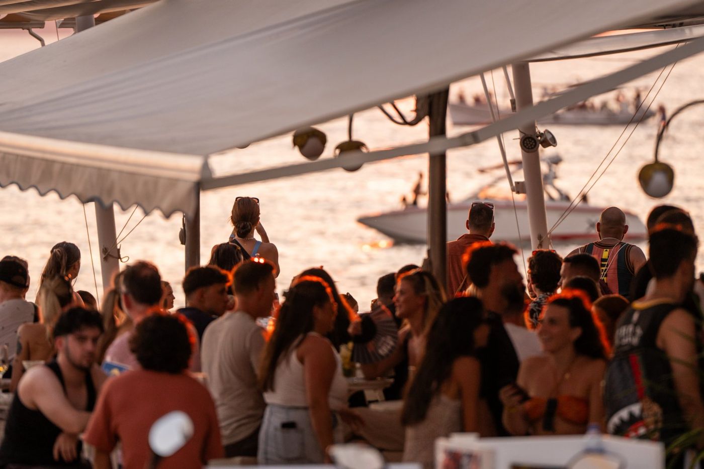 Photos: Laura & Santiago to Headline Seven-Week Residency at Café Mambo Ibiza Image