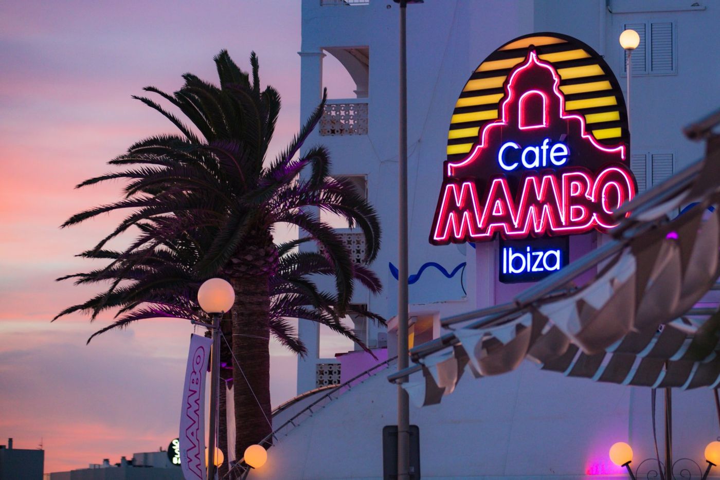 Photos: Laura & Santiago to Headline Seven-Week Residency at Café Mambo Ibiza Image