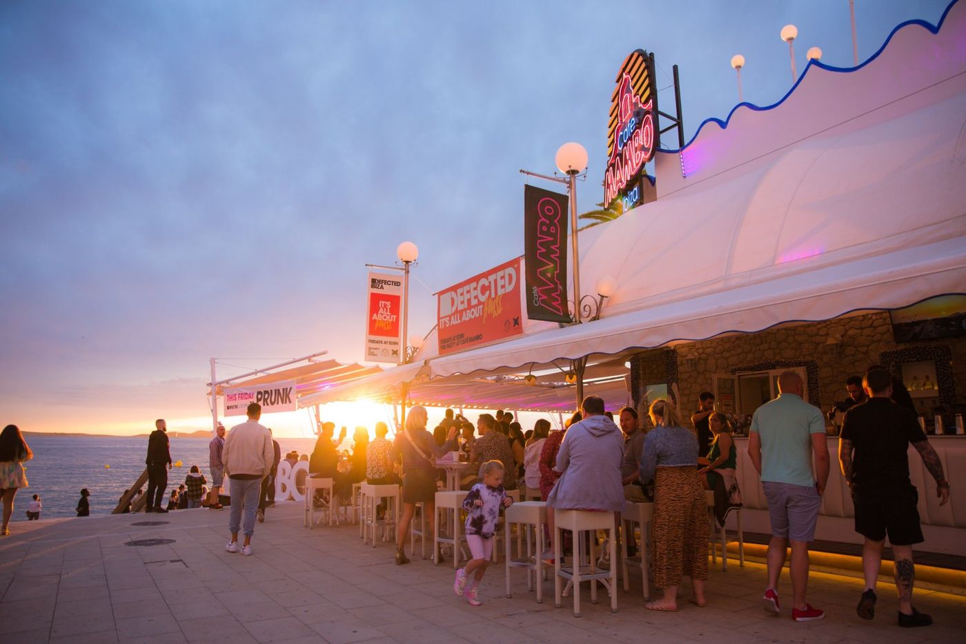 Photos: Laura & Santiago to Headline Seven-Week Residency at Café Mambo Ibiza Image