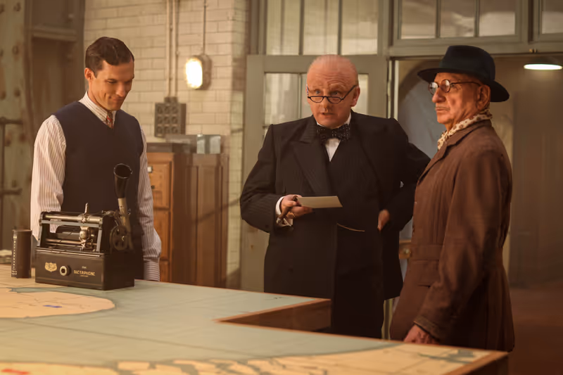 Photos: FORTITUDE Trailer Starring Nicolas Cage, Sir Ben Kingsley Now Live — photo 3 of 9