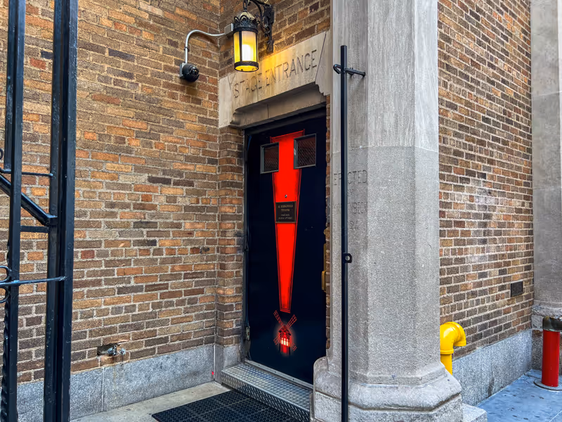 How to Stage Door on Broadway: Everything You Need to Know Image