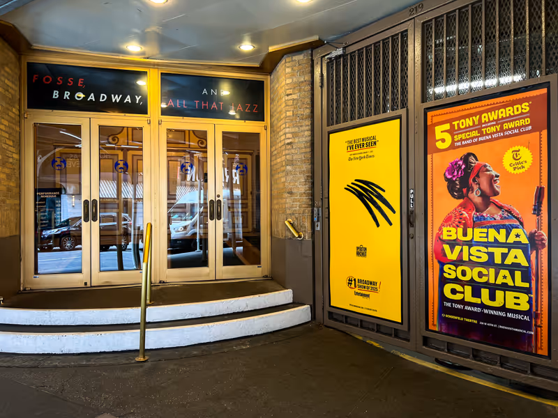 How to Stage Door on Broadway: Everything You Need to Know Image