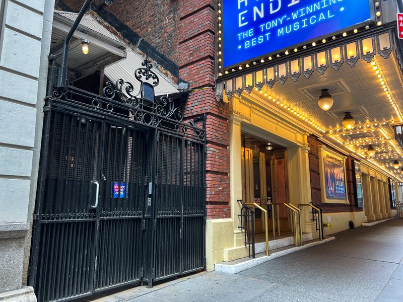 How to Stage Door on Broadway: Everything You Need to Know Image