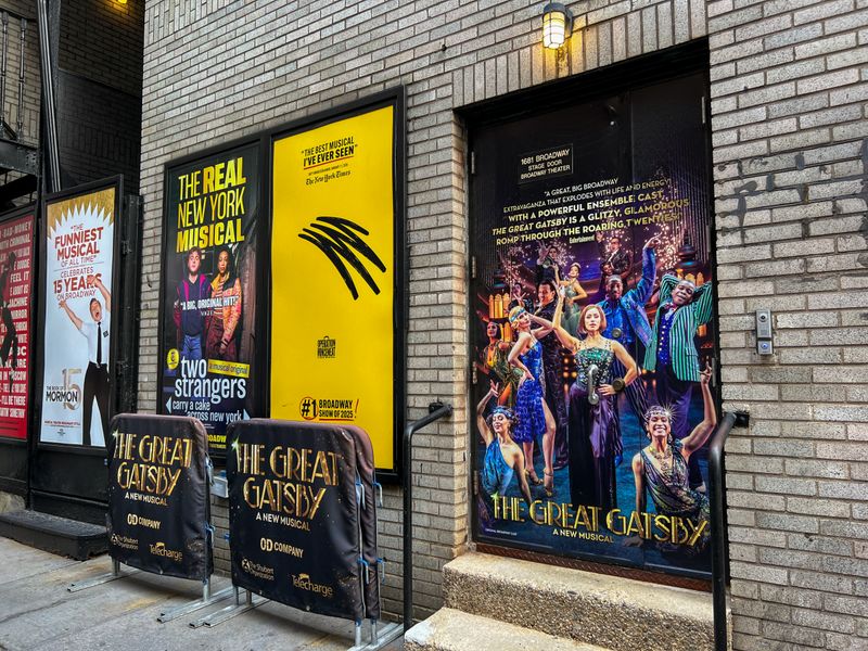How to Stage Door on Broadway: Everything You Need to Know Image