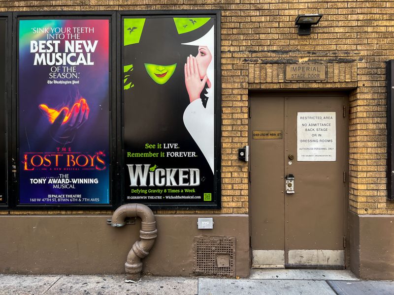 How to Stage Door on Broadway: Everything You Need to Know Image