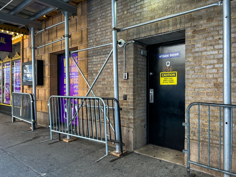 How to Stage Door on Broadway: Everything You Need to Know Image