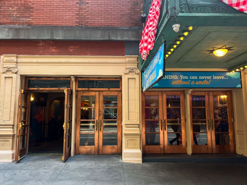 How to Stage Door on Broadway: Everything You Need to Know Image