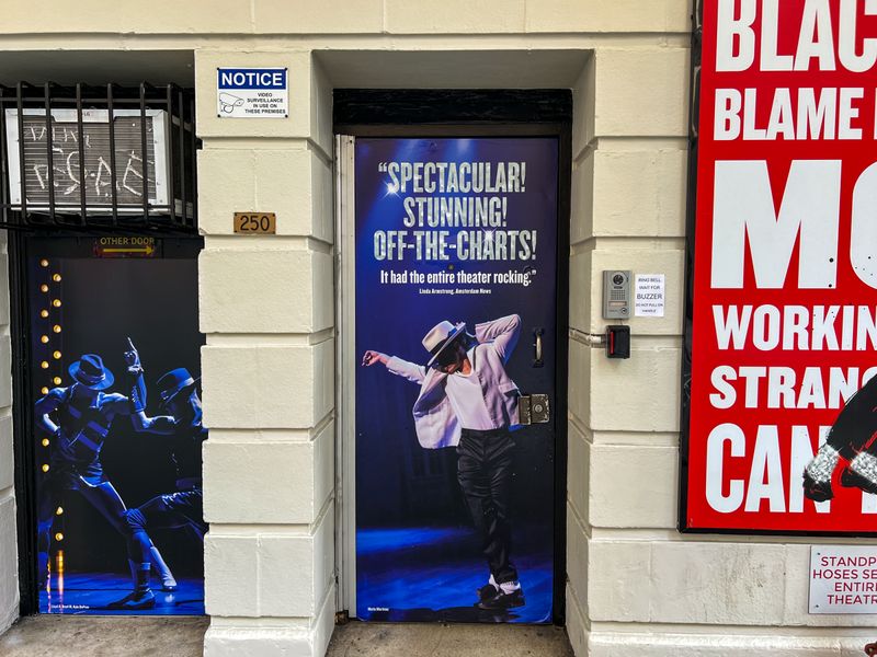 How to Stage Door on Broadway: Everything You Need to Know Image