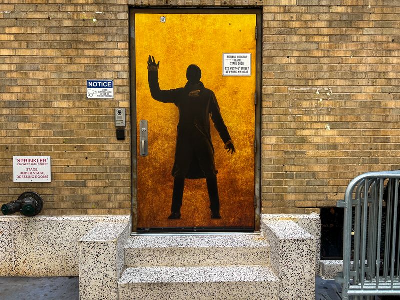 How to Stage Door on Broadway: Everything You Need to Know Image