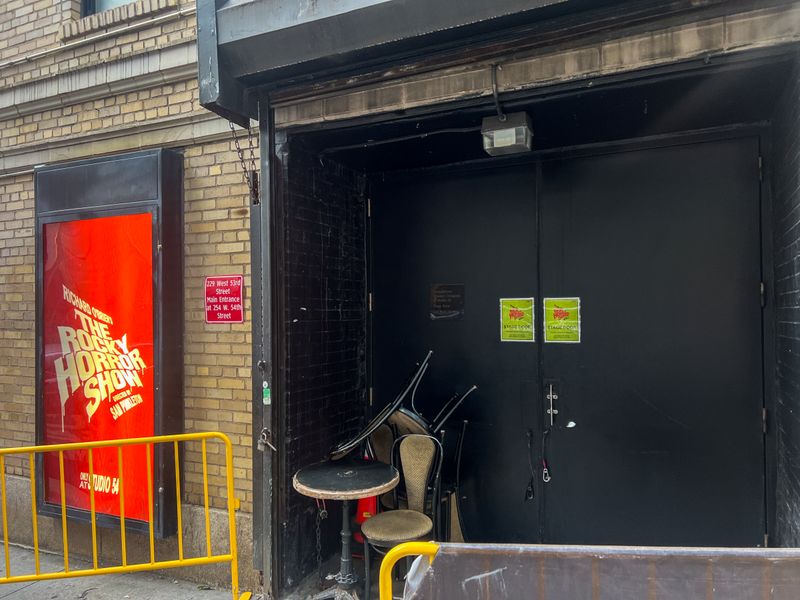 How to Stage Door on Broadway: Everything You Need to Know Image