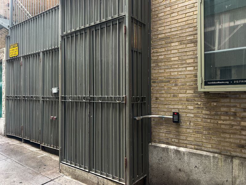 How to Stage Door on Broadway: Everything You Need to Know Image