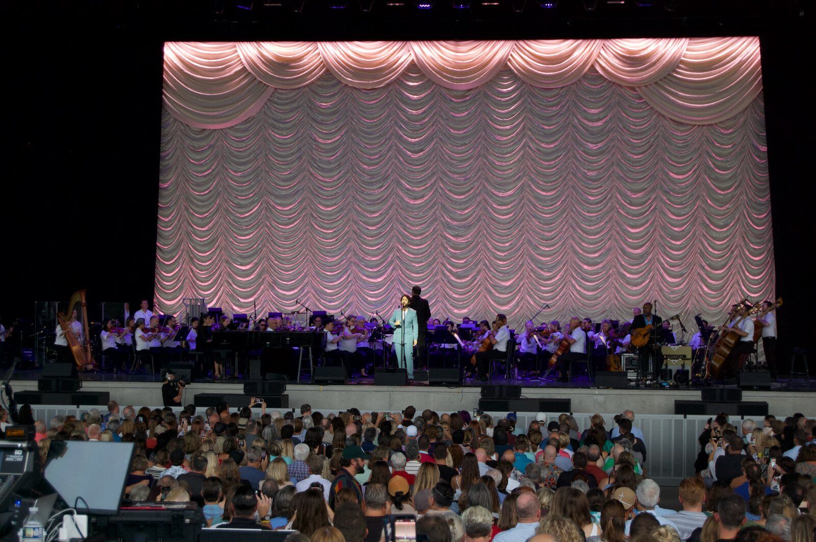 Photo Review: Josh Groban Stage, Screen, and Symphony tour Image