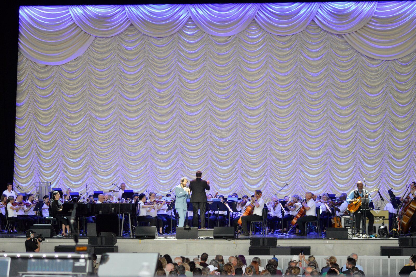 Photo Review: Josh Groban Stage, Screen, and Symphony tour Image