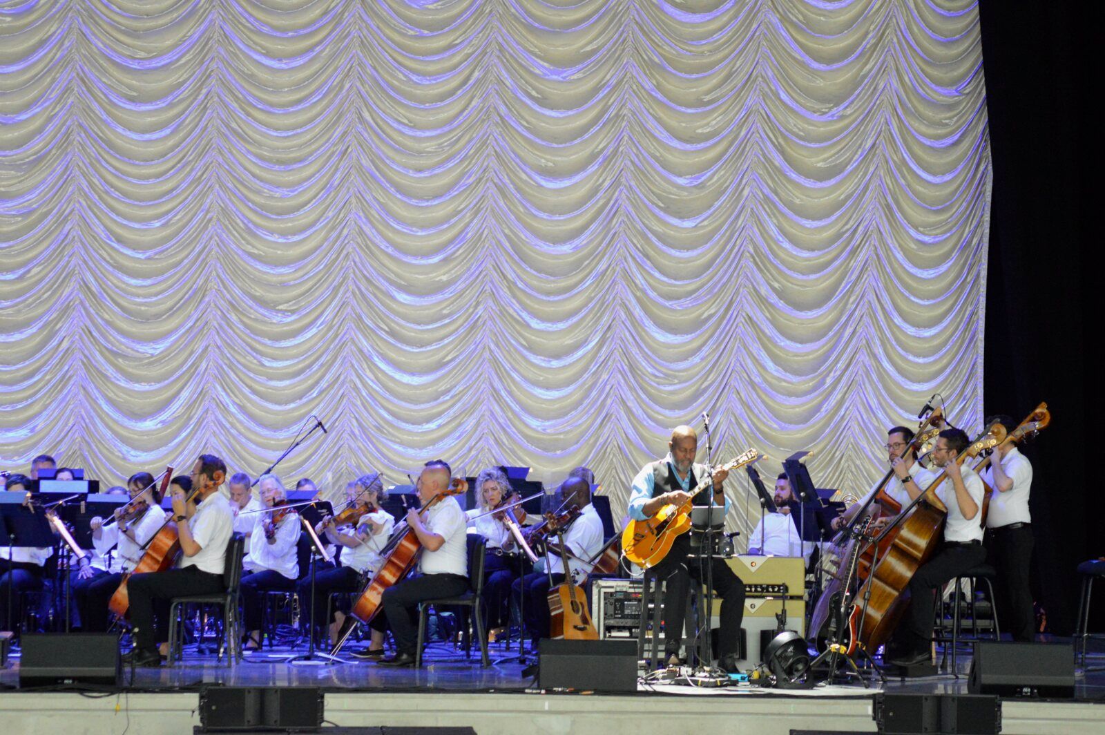 Photo Review: Josh Groban Stage, Screen, and Symphony tour Image