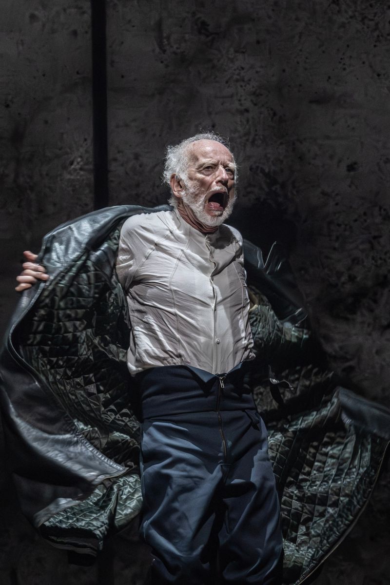 Photos: Ian McDiarmid and More in KING LEAR at Sheffield Theatres — photo 7 of 19