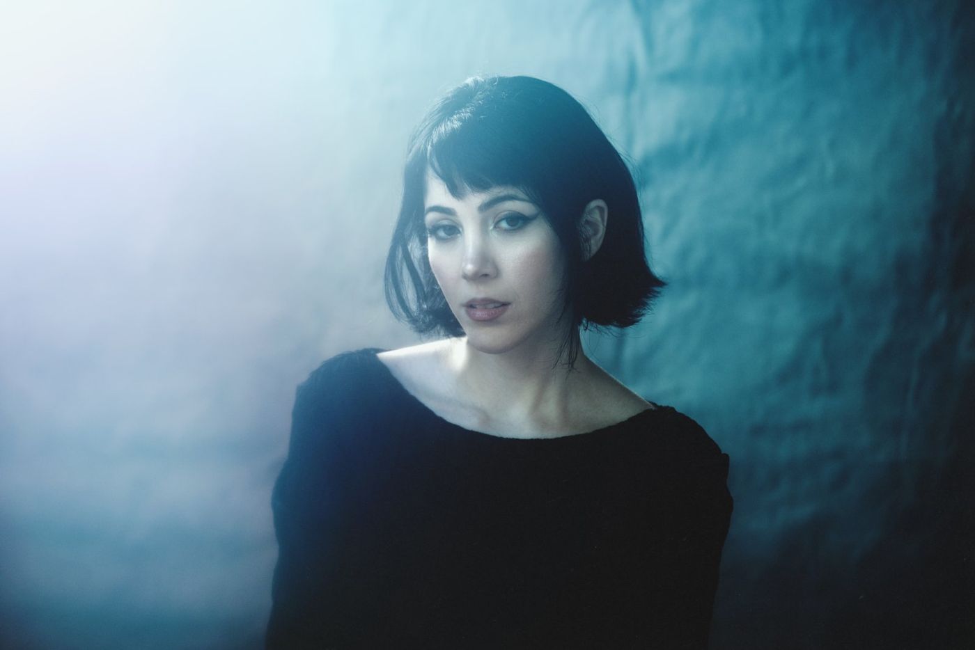 Photos: Luna Shadows Releases New Single