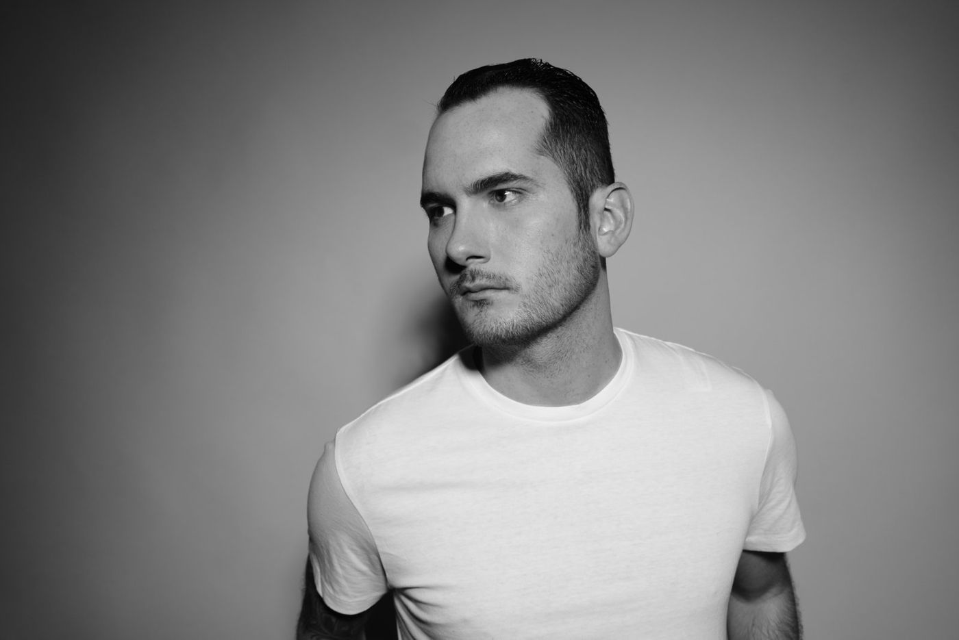 Photos: Andrew Bayer to Release A LIGHT THAT GUIDES WEARY TRAVELERS HOME Image