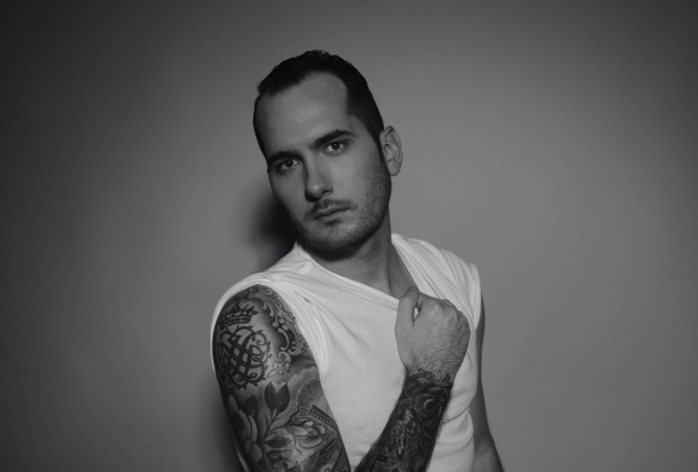 Photos: Andrew Bayer to Release A LIGHT THAT GUIDES WEARY TRAVELERS HOME Image