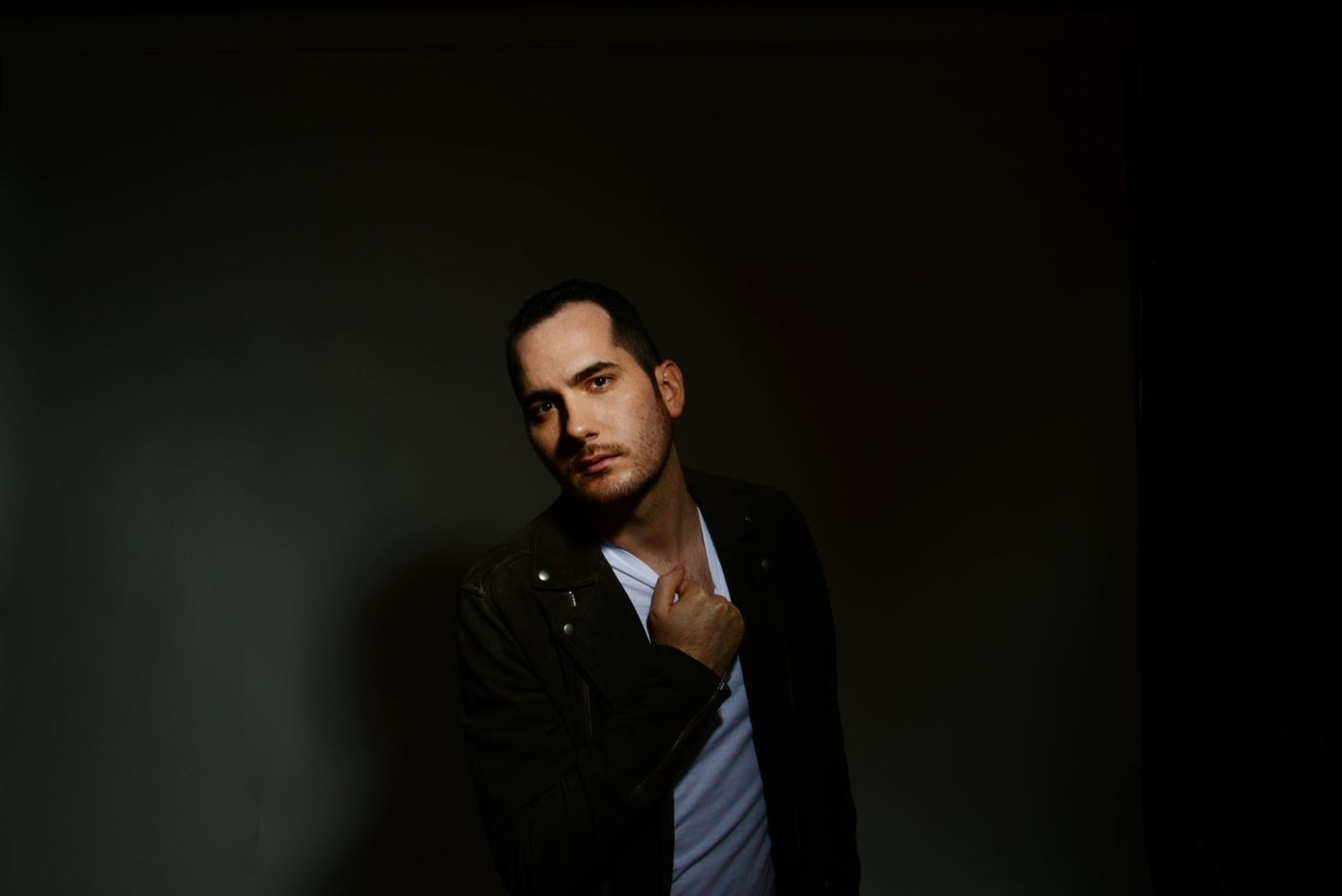 Photos: Andrew Bayer to Release A LIGHT THAT GUIDES WEARY TRAVELERS HOME Image