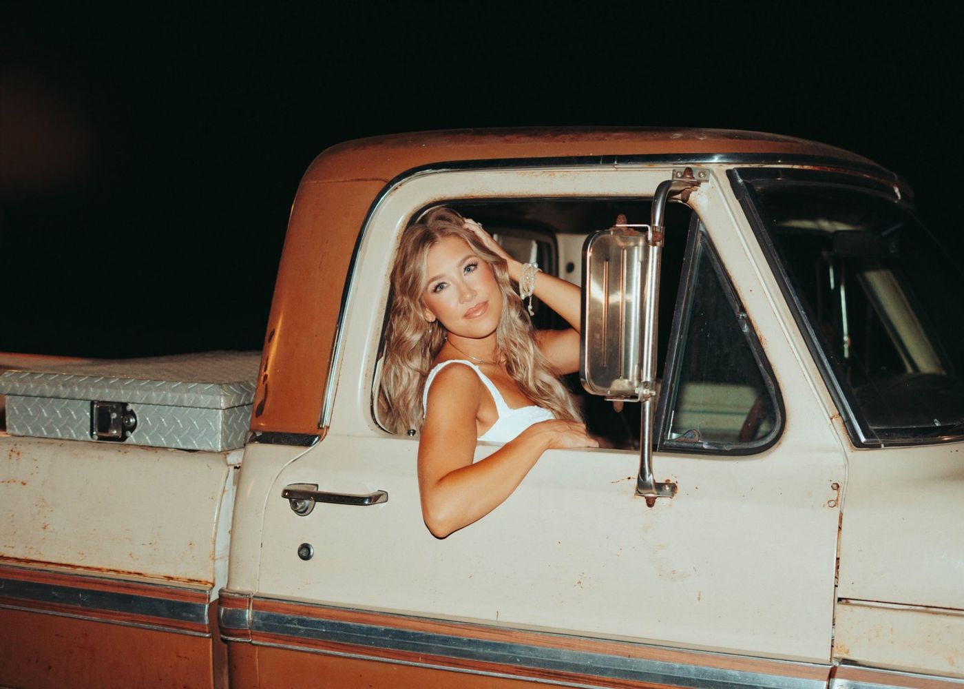 Photos: Maddie Font of MADDIE & TAE Releases Debut Solo Single 