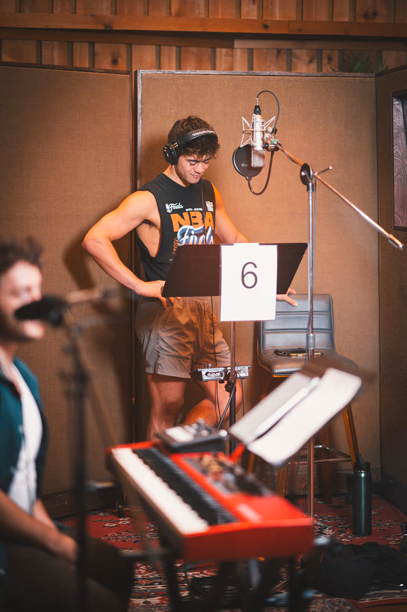 Video: HEATED RIVALRY: THE UNAUTHORIZED MUSICAL PARODY Drops Second Single 'I Can Host' Image