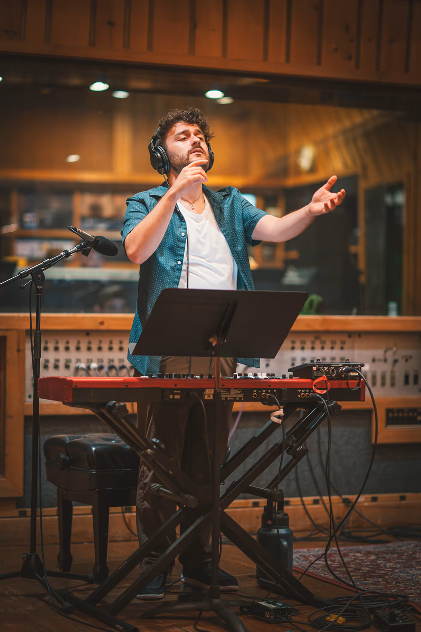 Video: HEATED RIVALRY: THE UNAUTHORIZED MUSICAL PARODY Drops Second Single 'I Can Host' Image