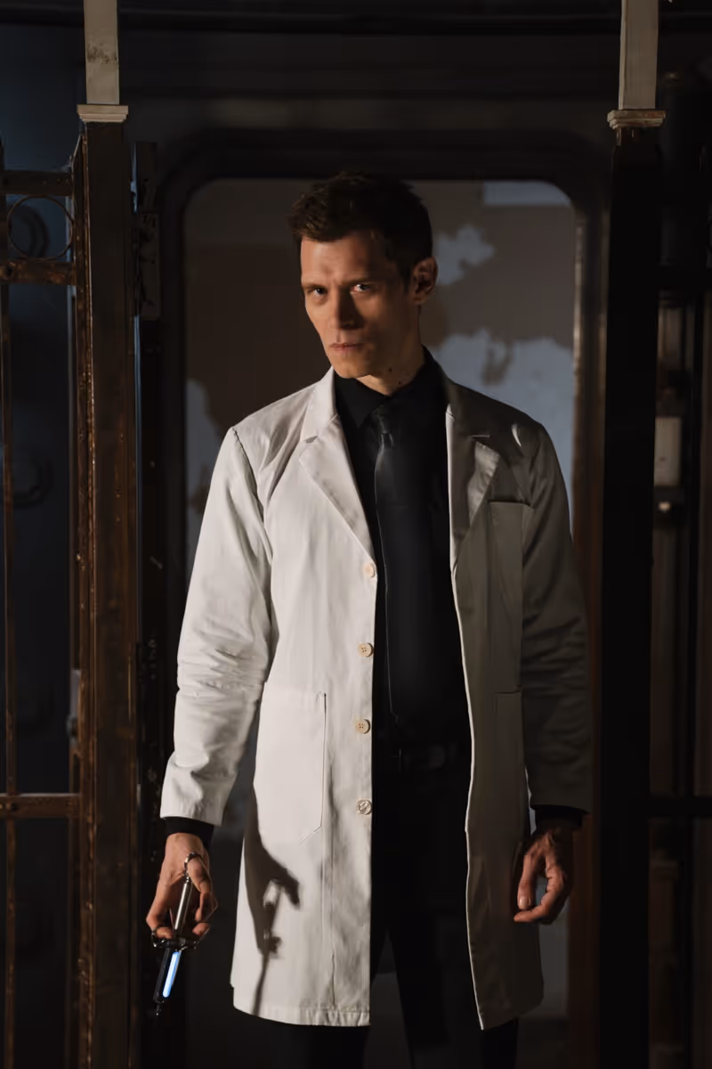 Photos: HERBERT WEST: REANIMATOR Wraps Filming With Joseph Morgan, Katie Cassidy — photo 4 of 16