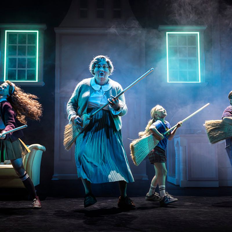Review: MRS DOUBTFIRE at Östgötateatern Image