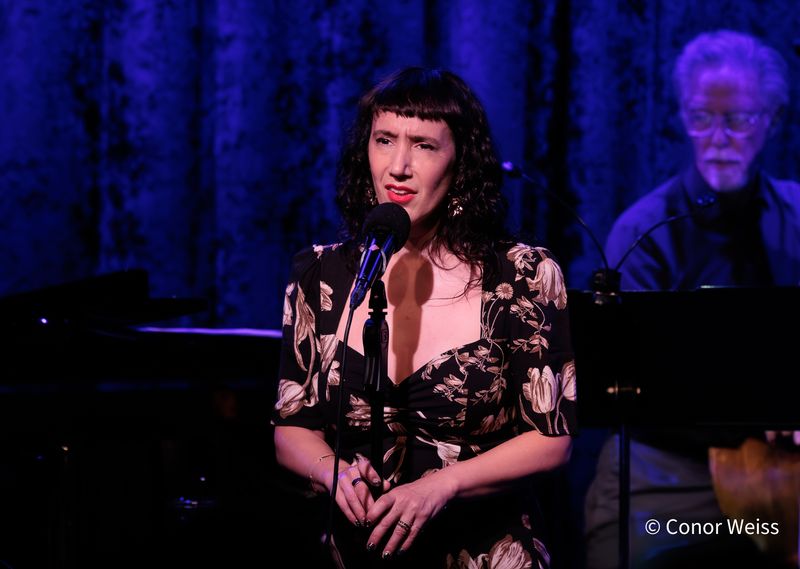 Photos: See Highlights of Gabrielle Stravelli Trio at Birdland Jazz Club — photo 7 of 20