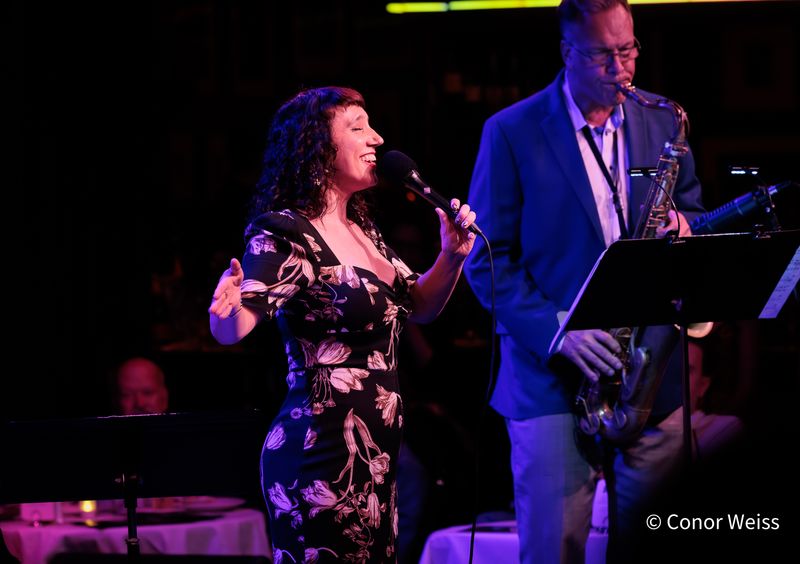 Photos: See Highlights of Gabrielle Stravelli Trio at Birdland Jazz Club — photo 17 of 20