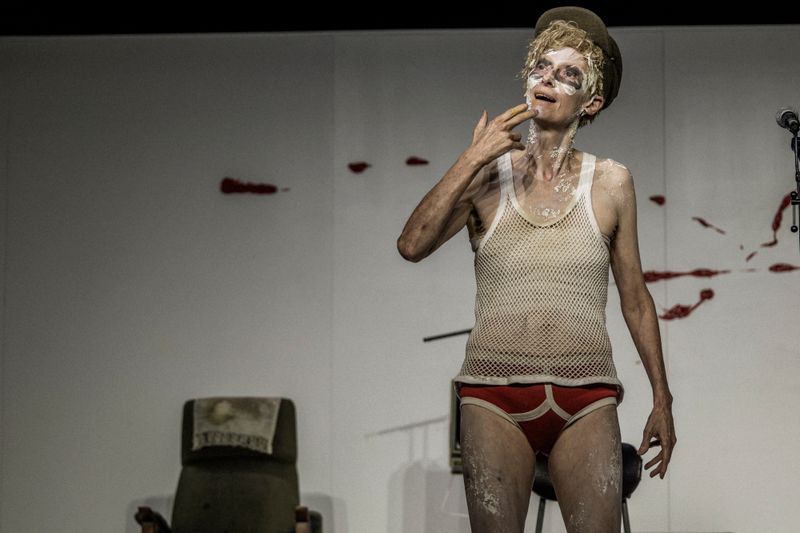 Photos: Tilda Swinton in MAN TO MAN at the Royal Court Theatre — photo 9 of 13