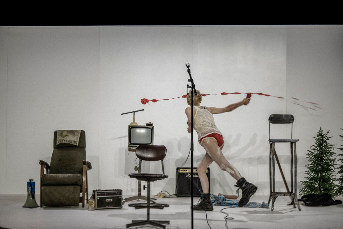 Tilda Swinton at Photos: Tilda Swinton in MAN TO MAN at the Royal Court Theatre