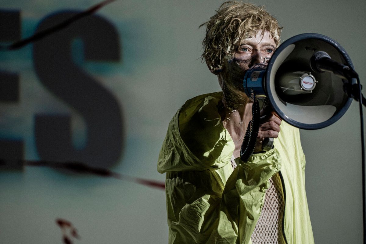 Tilda Swinton at Photos: Tilda Swinton in MAN TO MAN at the Royal Court Theatre
