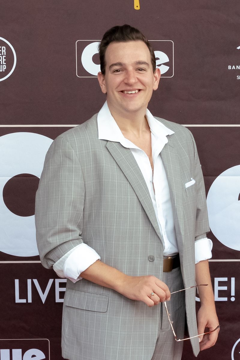 Photos: On the Red Carpet of CLUE at the Ahmanson Theatre — photo 9 of 21
