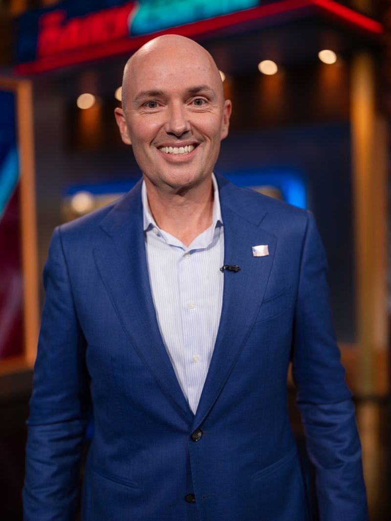 Photos: THE DAILY SHOW: Jon Stewart to Welcome Gov. Spencer Cox for Interview — photo 5 of 6