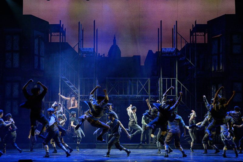 Review: DISNEY'S NEWSIES at Starlight Theater Image