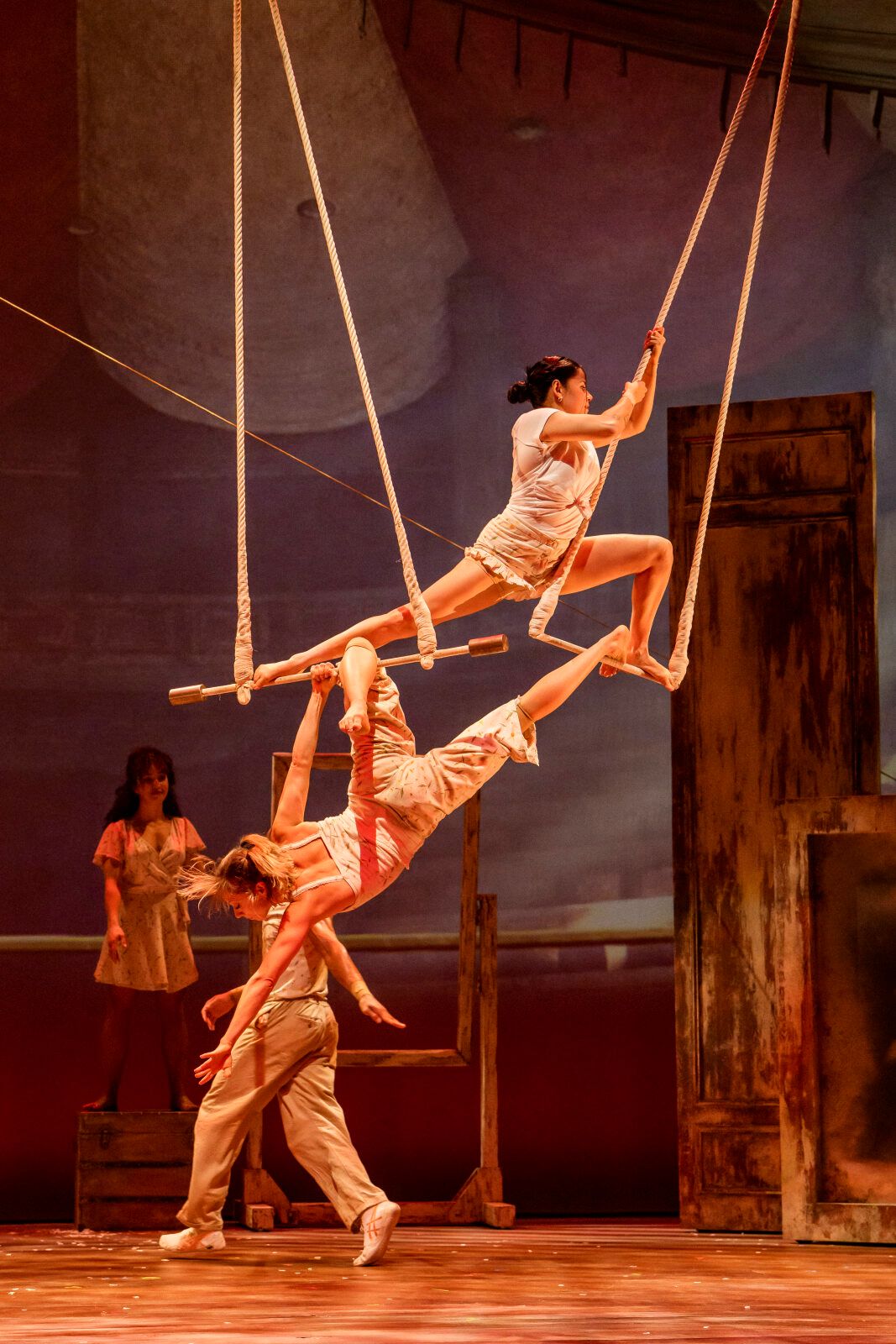 Photos: The 7 Fingers’ THE ATTIC is Now Playing at the Goodman — photo 3 of 7