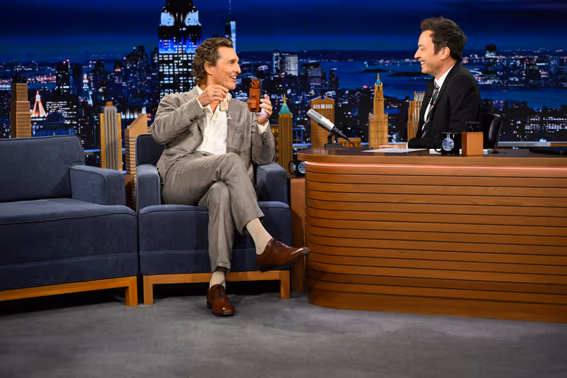 Photos: THE TONIGHT SHOW Features Matthew McConaughey, Alix Earle, Riley Green — photo 2 of 4