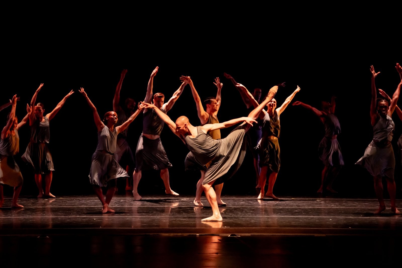Photos: DANCE FOR LIFE 35TH Raises Over $535,000 for Chicago Dancers — photo 14 of 36