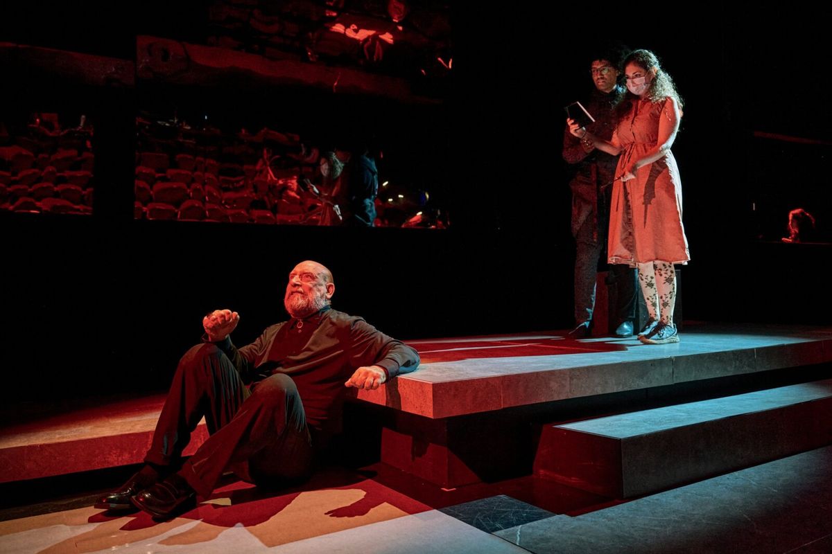David H. Littleton with Addy Jenkins and audience member at Photos: BECOMING HAMLET Comes to Life Off-Broadway