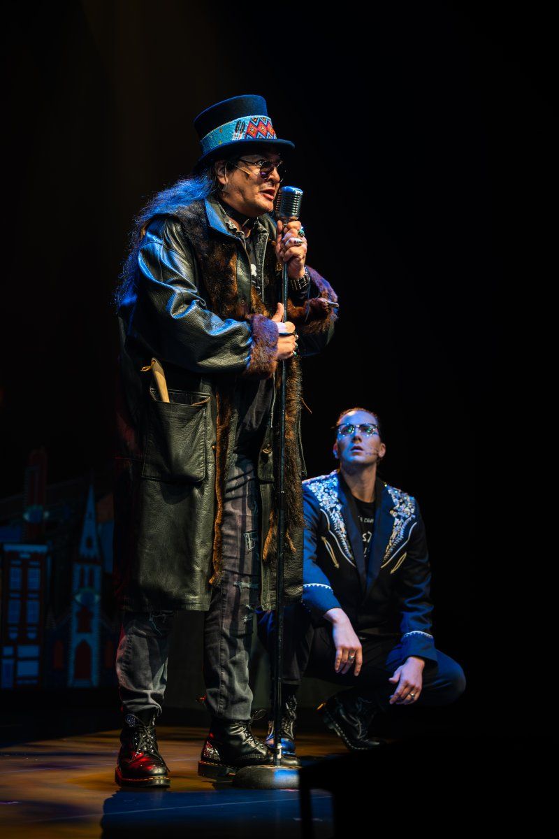 Jeremy Proulx and Thompson Wilson. Set by Jay Havens; Costumes by Yolonda Skelton; Lighting by Logan Raju Cracknell (National Arts Centre) © Craig Conoley